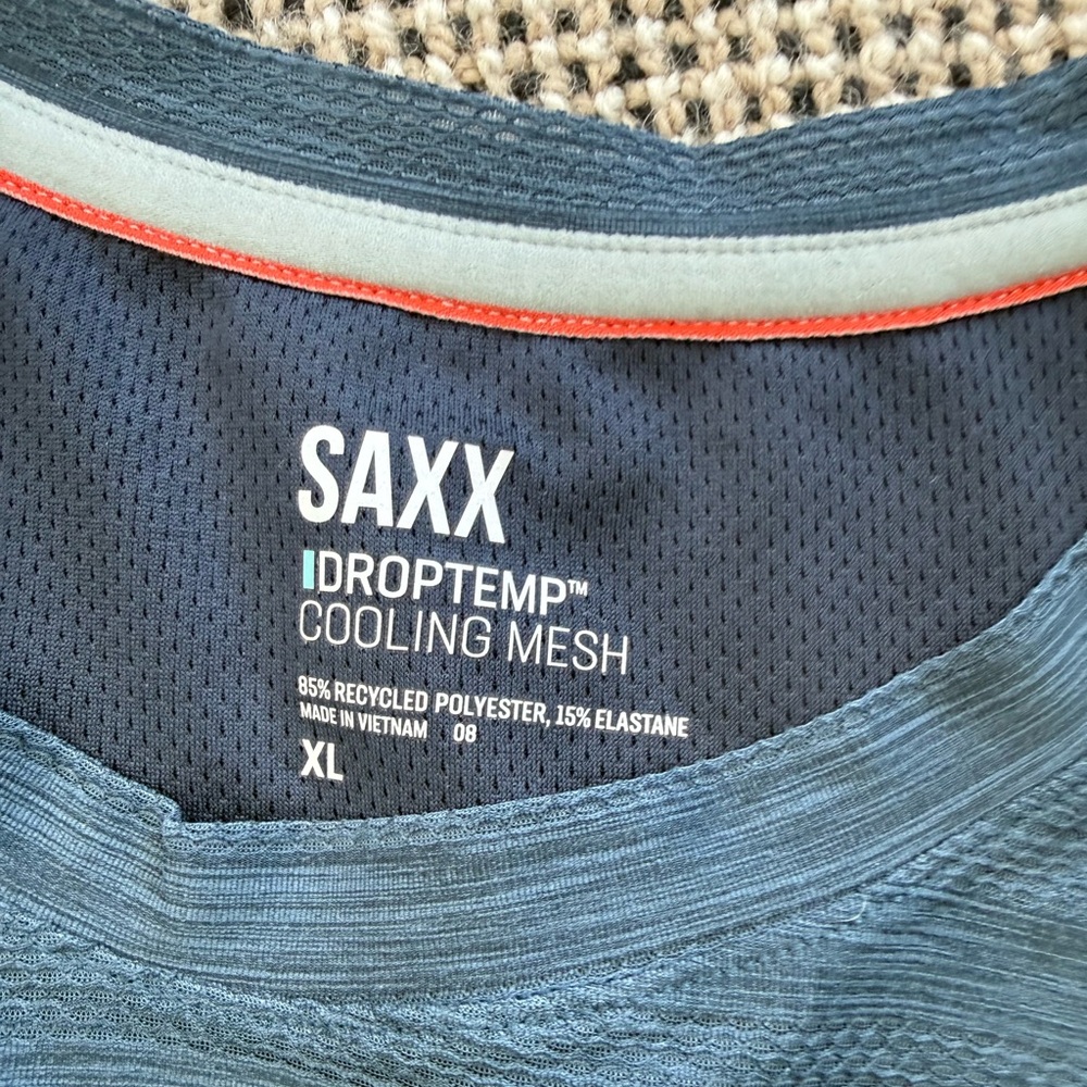 NWT  Men's Saxx Cooltemp T - XL